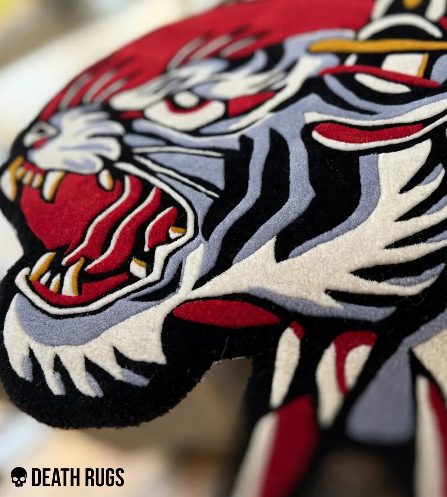 Dagger Tiger Rug thumbnail 7